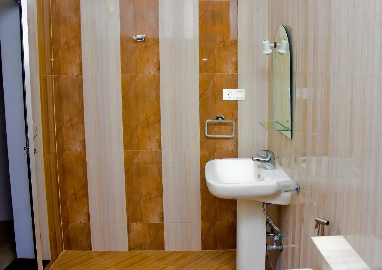 Grand Royal Villa Negombo 0*,