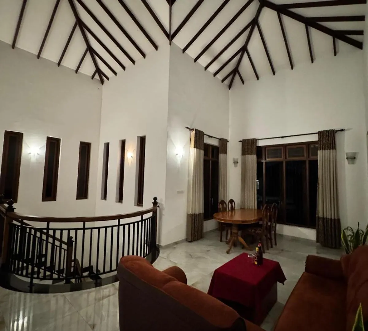Grand Royal Villa Negombo 0*,